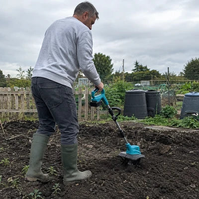 Ian S. using a RYDA product
